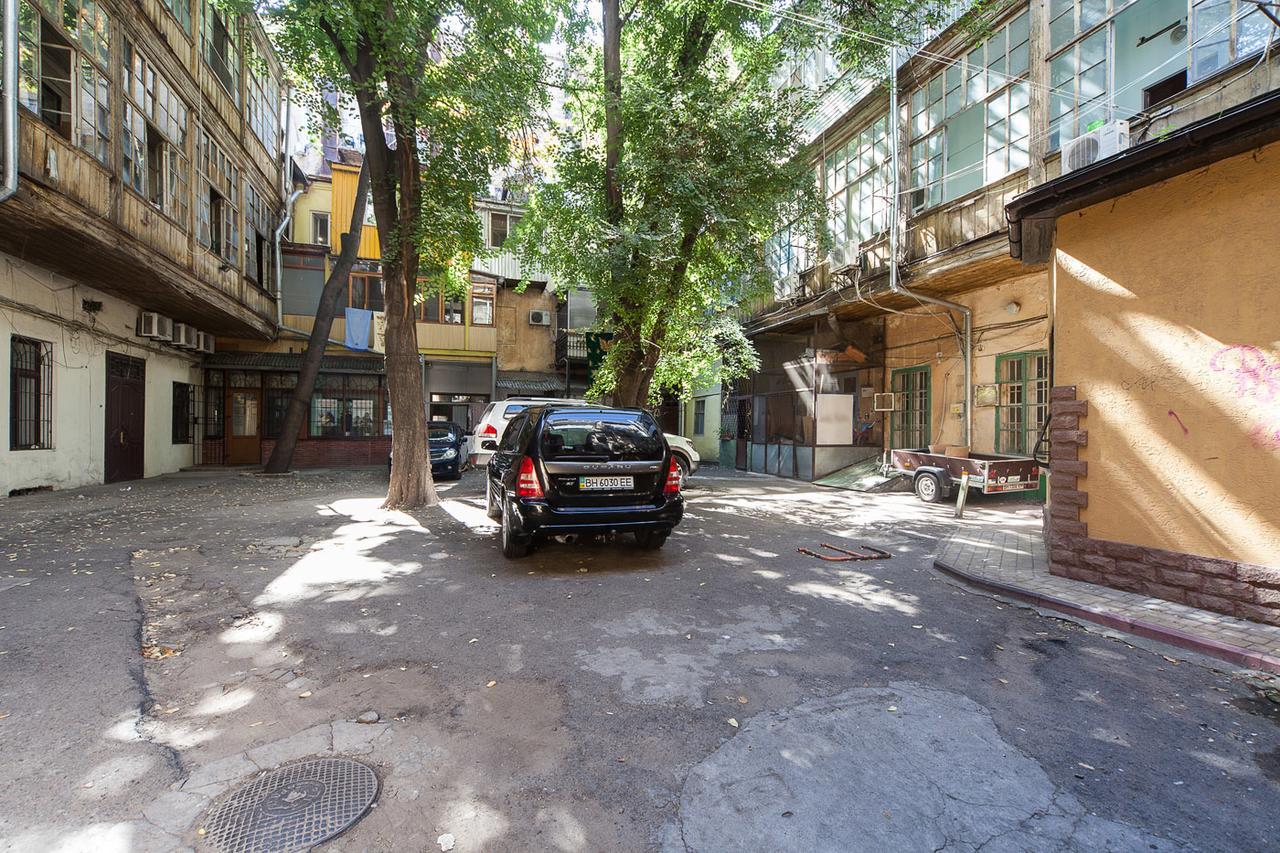 New Vip Aparts Deribasovskaia Odesa Exterior photo